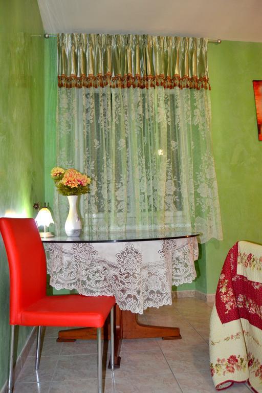B&B Milon Местре Екстериор снимка